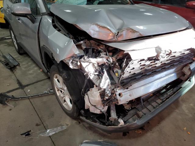 Photo 9 from auction – 2019 TOYOTA RAV4 XLE with VIN 2T3W1RFV0KW031908
