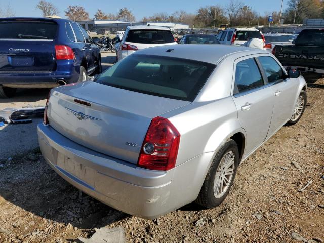 Photo 4 from auction – 2009 CHRYSLER 300 LX with VIN 2C3KA43D79H527882
