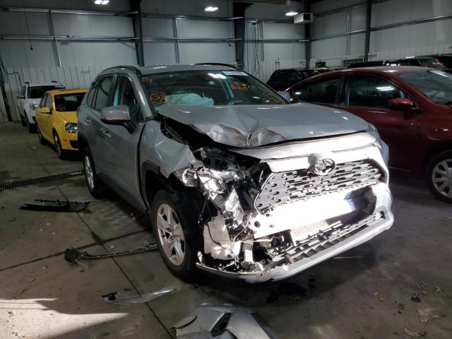 TOYOTA RAV4 XLE 2019 with VIN 2T3W1RFV0KW031908 - Photo from auction