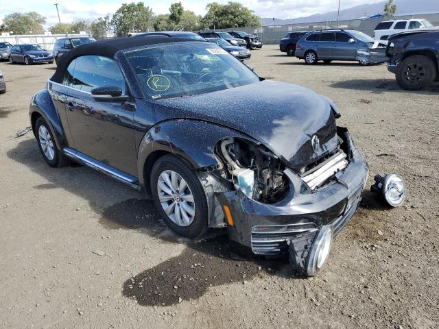 VOLKSWAGEN BEETLE S 2018 with VIN 3VW5DAAT1JM515996 - Photo from auction