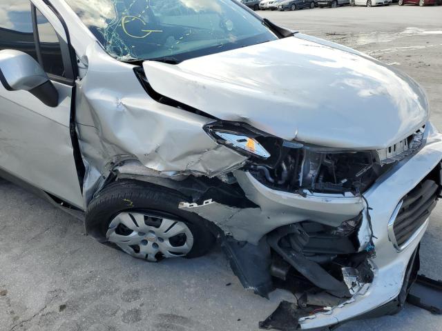 Photo 9 from auction – 2018 CHEVROLET TRAX with VIN 3GNCJKSB2JL233278