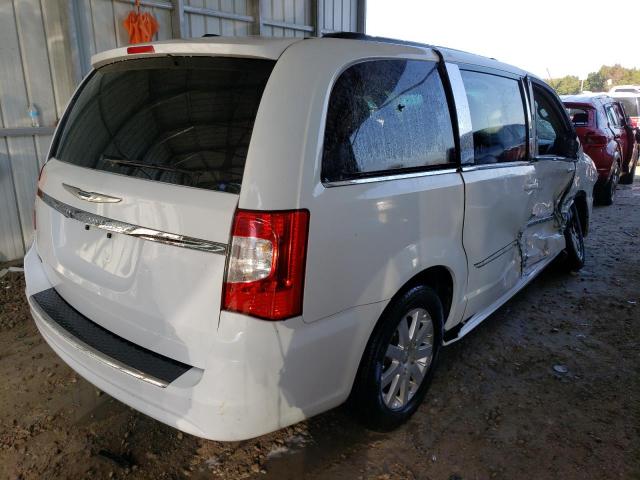 Photo 4 from auction – 2015 CHRYSLER TOWN & COU with VIN 2C4RC1BG2FR595382