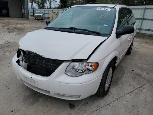 Photo 2 from auction – 2005 CHRYSLER TOWN & COU with VIN 2C4GP54L95R214350