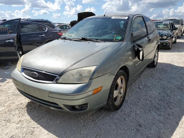 Photo 2 from auction – 2005 FORD FOCUS ZX3 with VIN 3FAFP31N35R122155