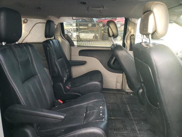 Photo 6 from auction – 2014 CHRYSLER TOWN & COU with VIN 2C4RC1CG2ER108016