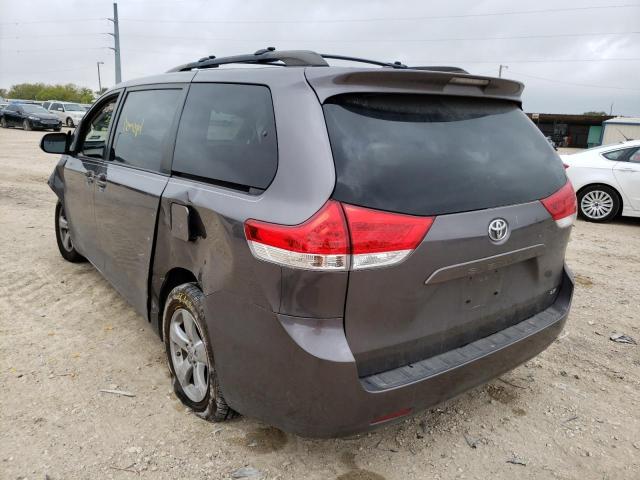 Photo 3 from auction – 2011 TOYOTA SIENNA BAS with VIN 5TDKA3DC3BS004782