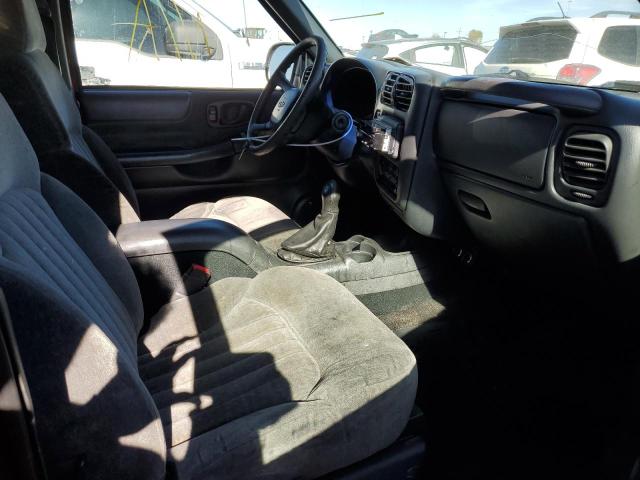 Photo 5 from auction – 2002 CHEVROLET BLAZER with VIN 1GNCT18W62K134187