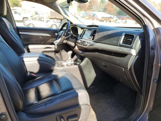 Photo 5 from auction – 2017 TOYOTA HIGHLANDER with VIN 5TDJZRFH1HS507932