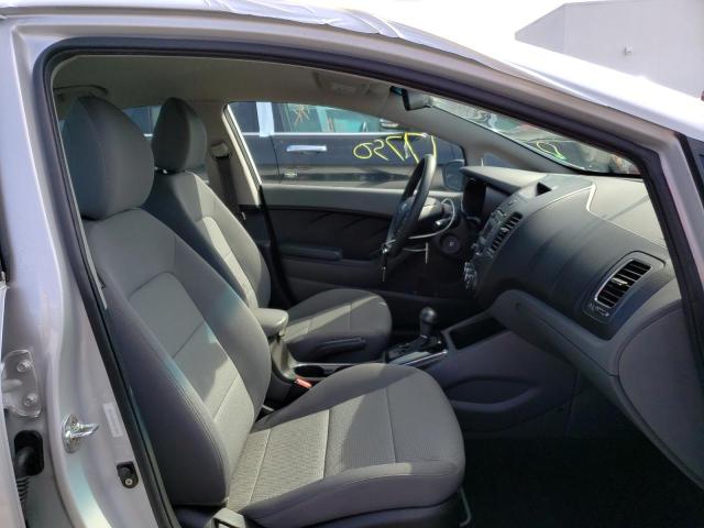 Photo 5 from auction – 2017 KIA FORTE LX with VIN 3KPFK4A71HE104295
