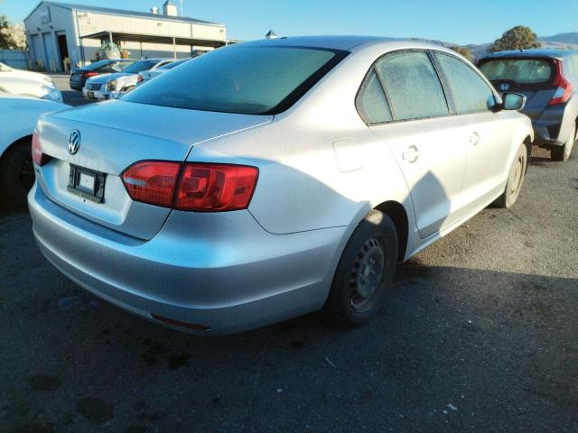 Photo 4 from auction – 2014 VOLKSWAGEN JETTA BASE with VIN 3VW2K7AJ3EM305139