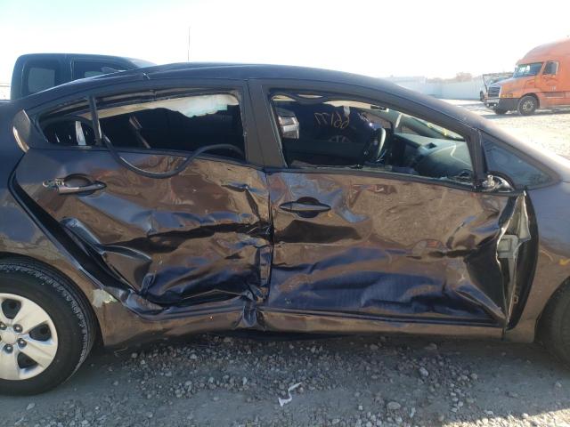 Photo 9 from auction – 2018 KIA FORTE LX with VIN 3KPFK4A71JE217394