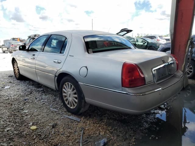Photo 3 from auction – 2004 LINCOLN TOWN CAR E with VIN 1LNHM81W64Y685231