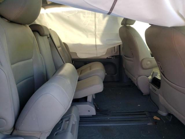 Photo 6 from auction – 2017 TOYOTA SIENNA XLE with VIN 5TDYZ3DC2HS788125