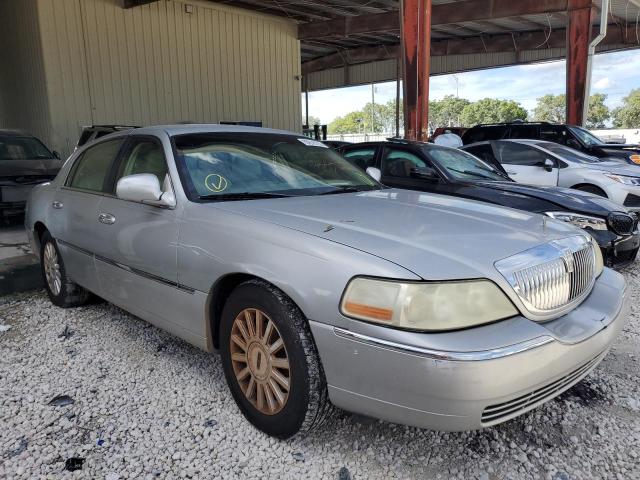 LINCOLN TOWN CAR E 2004 with VIN 1LNHM81W64Y685231 - Photo from auction