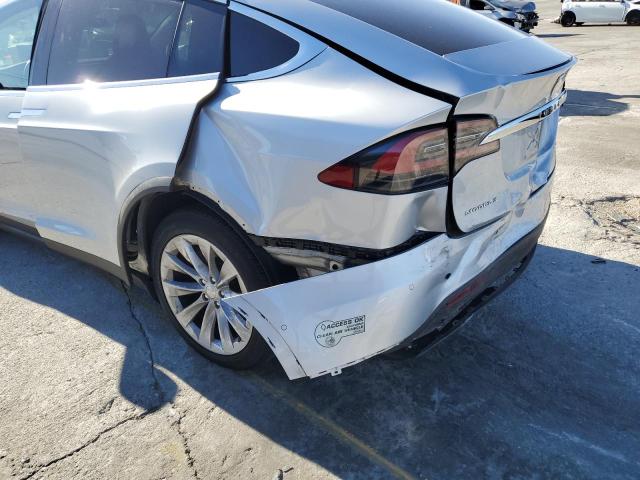 Photo 9 from auction – 2016 TESLA MODEL X with VIN 5YJXCBE22GF001612