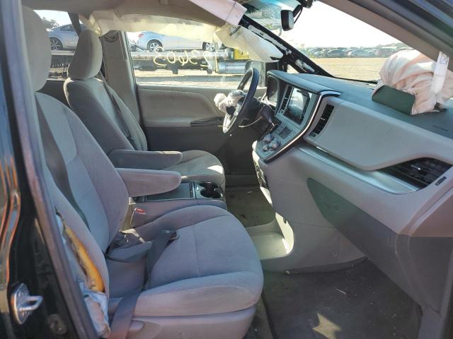 Photo 5 from auction – 2015 TOYOTA SIENNA LE with VIN 5TDKK3DC6FS576402