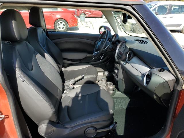 Photo 5 from auction – 2011 MINI COOPER with VIN WMWSU3C58BTX96467