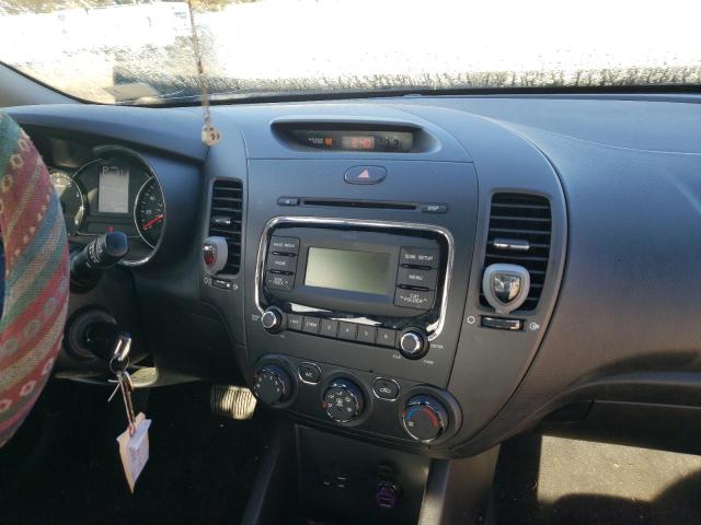 Photo 9 from auction – 2017 KIA FORTE LX with VIN 3KPFK4A70HE140544