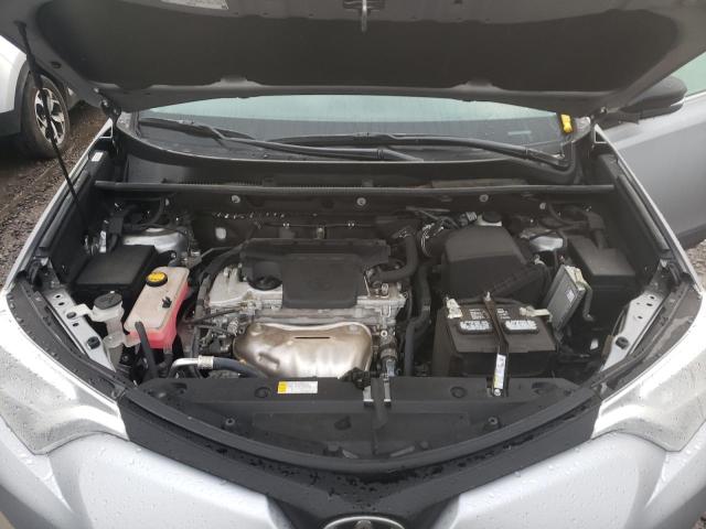 Photo 7 from auction – 2017 TOYOTA RAV4 SE with VIN 2T3JFREV3HW675702