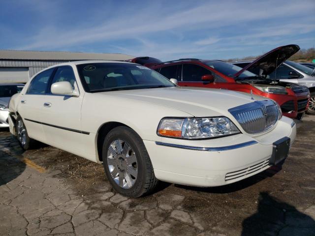 LINCOLN TOWN CAR U 2004 with VIN 1LNHM83W24Y674921 - Photo from auction