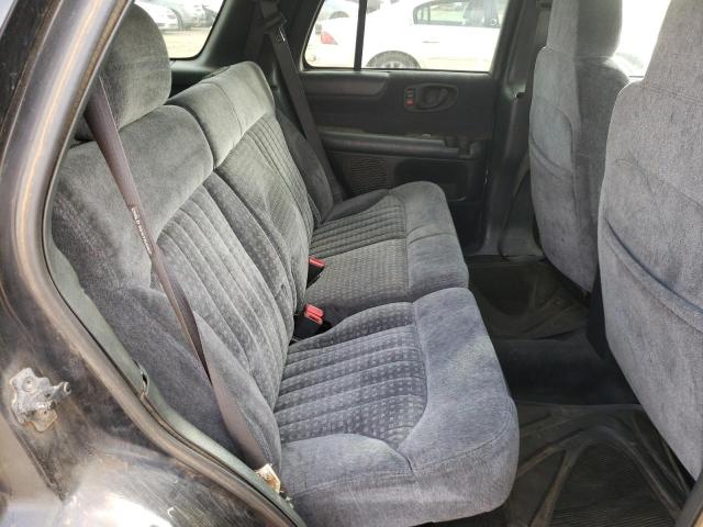 Photo 6 from auction – 2000 CHEVROLET BLAZER with VIN 1GNCS13W7Y2128725