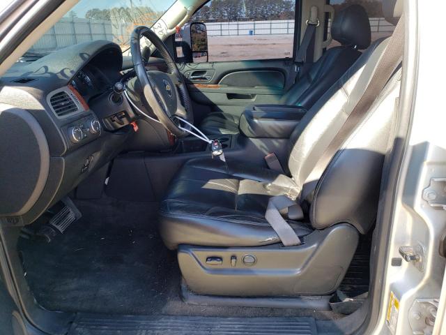 Photo 5 from auction – 2011 CHEVROLET SUBURBAN K with VIN 1GNWKMEG9BR263398