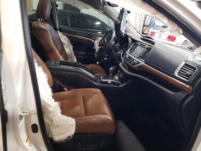 Foto 5 de la subasta – 2017 TOYOTA HIGHLANDER con VIN 5TDDZRFH9HS468357