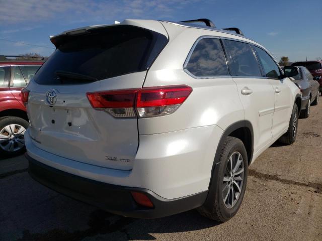 Photo 4 from auction – 2017 TOYOTA HIGHLANDER with VIN 5TDJZRFH1HS513908