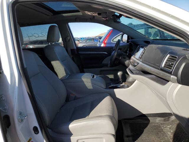 Photo 5 from auction – 2018 TOYOTA HIGHLANDER with VIN 5TDDZRFH6JS852960