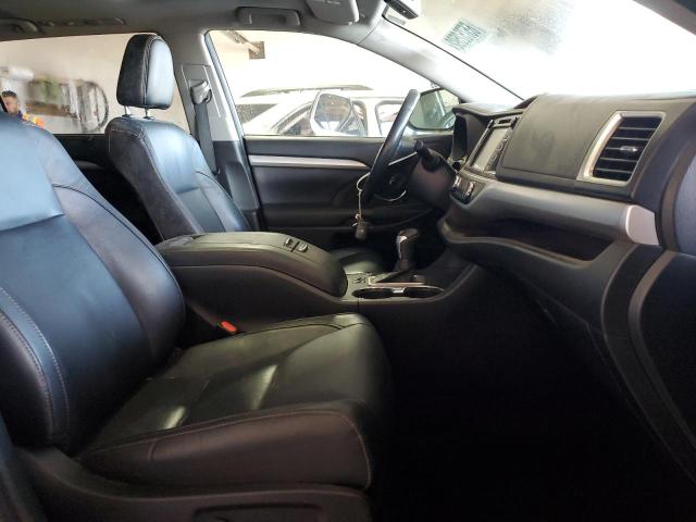 Photo 5 from auction – 2017 TOYOTA HIGHLANDER with VIN 5TDJZRFH0HS520770