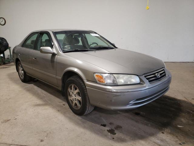 TOYOTA CAMRY LE 2000 with VIN 4T1BF22K7YU105880 - Photo from auction