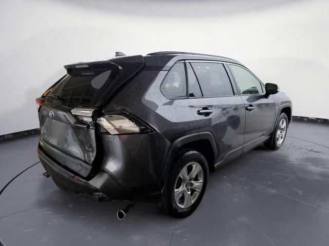 Photo 3 from auction – 2020 TOYOTA RAV4 XLE with VIN JTMP1RFV2LJ037441