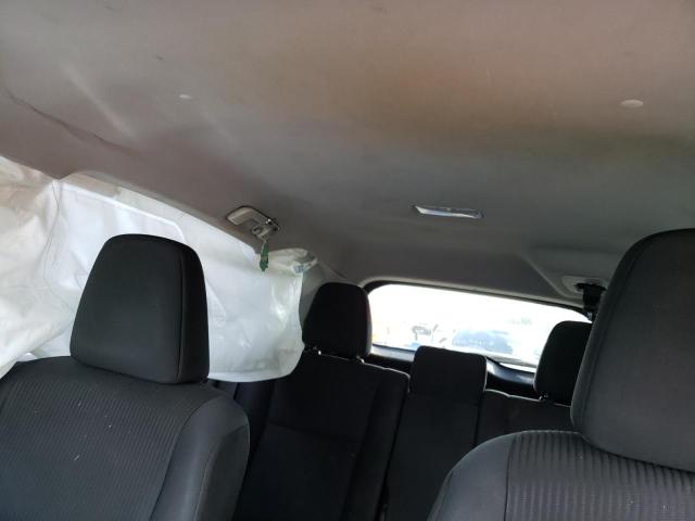 Photo 10 from auction – 2017 TOYOTA RAV4 LE with VIN JTMZFREV1HJ136299