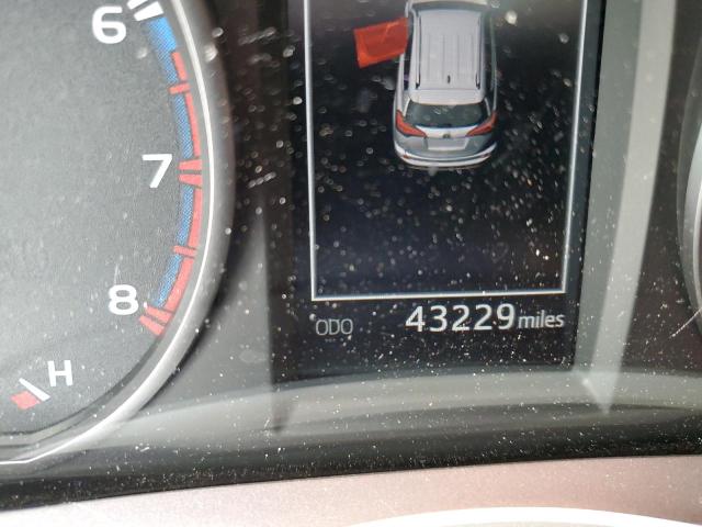 Photo 8 from auction – 2017 TOYOTA RAV4 LE with VIN JTMBFREV6HJ127910