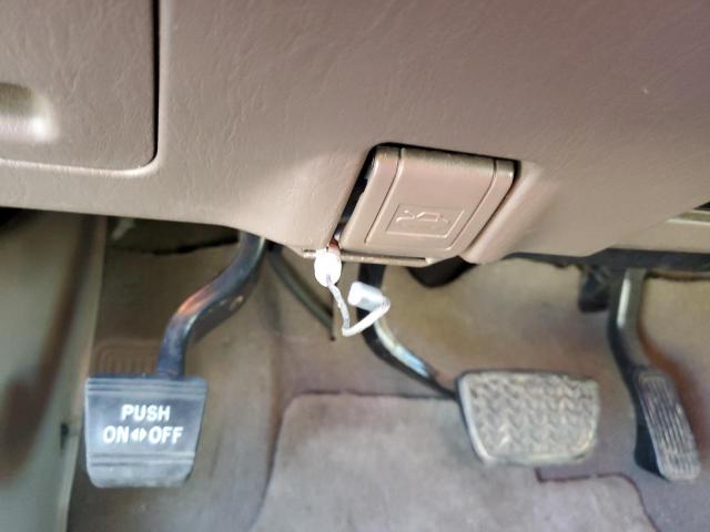 Photo 9 from auction – 2004 TOYOTA SEQUOIA LI with VIN 5TDBT48A84S206612