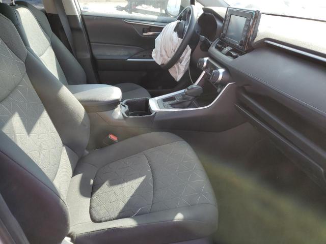 Photo 5 from auction – 2022 TOYOTA RAV4 XLE with VIN 2T3W1RFV8NW221024
