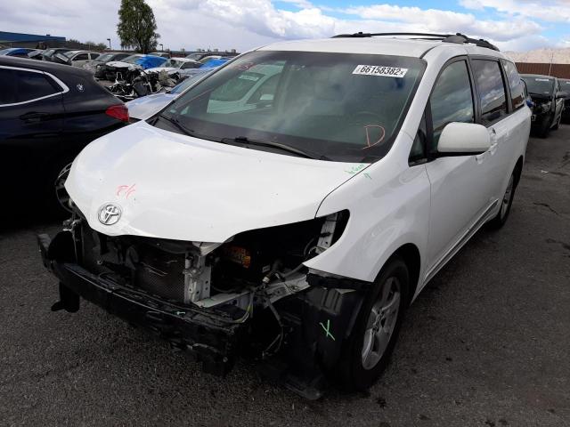 Photo 2 from auction – 2017 TOYOTA SIENNA LE with VIN 5TDKZ3DCXHS784202