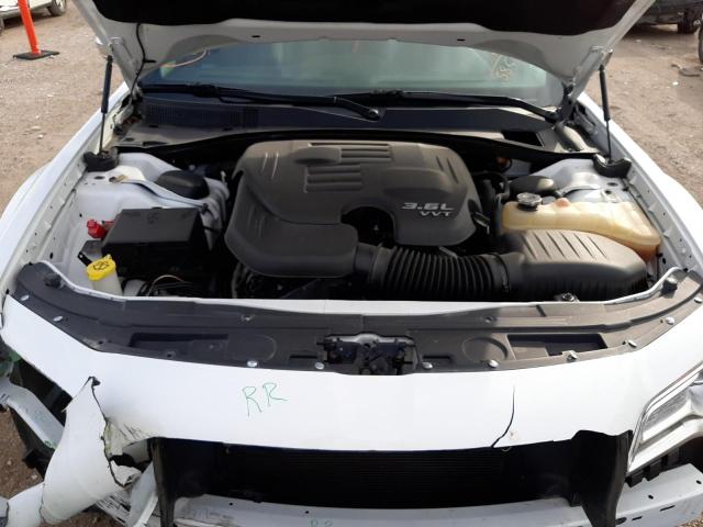 Photo 7 from auction – 2019 CHRYSLER 300 LIMITE with VIN 2C3CCAEG9KH585597