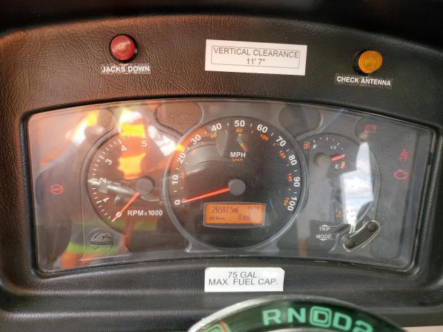 Photo 8 from auction – 2003 WINNEBAGO BRAVE with VIN 5B4LP57G433360034