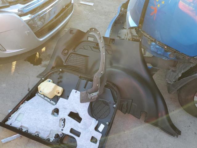 Photo 9 from auction – 2018 TOYOTA RAV4 LE with VIN JTMZFREV4JJ730729