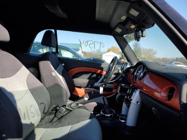 Photo 5 from auction – 2005 MINI COOPER S with VIN WMWRH33515TF83919
