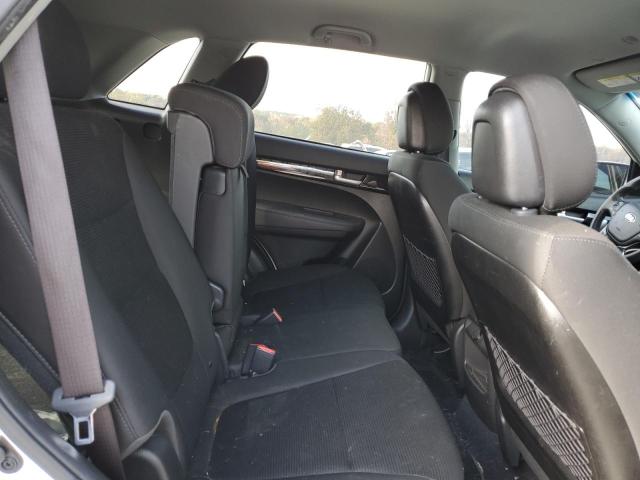 Photo 6 from auction – 2015 KIA SORENTO LX with VIN 5XYKT3A63FG555807