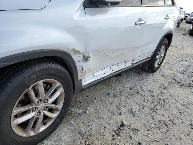 Photo 9 from auction – 2015 KIA SORENTO LX with VIN 5XYKT3A63FG555807