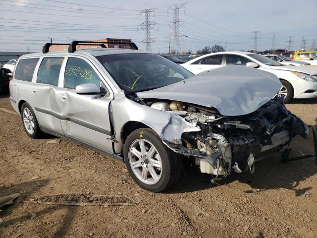 VOLVO V70 2004 with VIN YV1SW59V342403414 - Photo from auction