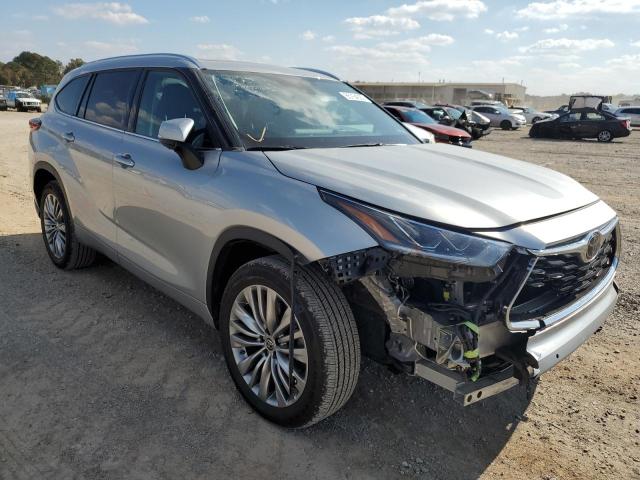 TOYOTA HIGHLANDER 2020 with VIN 5TDFZRAH3LS025727 - Photo from auction