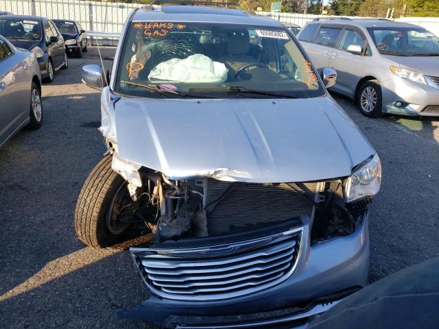 Photo 9 from auction – 2016 CHRYSLER TOWN & COU with VIN 2C4RC1CG9GR282894