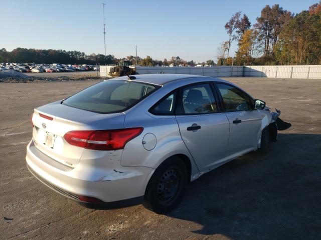 Photo 4 from auction – 2015 FORD FOCUS S with VIN 1FADP3E22FL365480