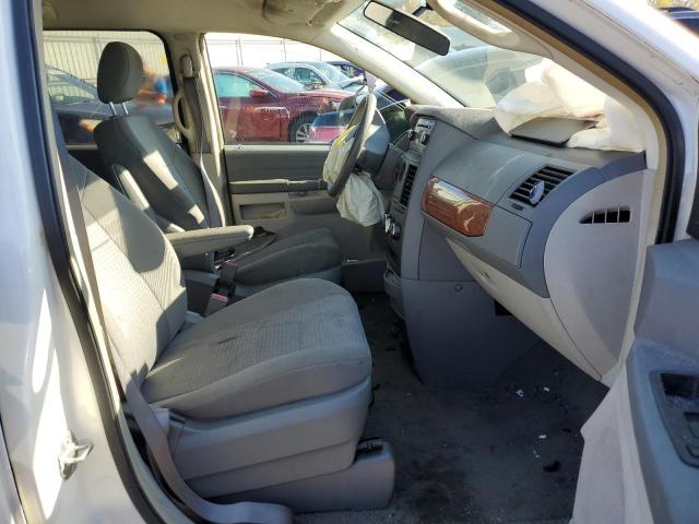 Photo 5 from auction – 2008 CHRYSLER TOWN & COU with VIN 2A8HR44H68R827754