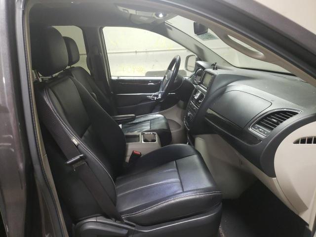 Photo 5 from auction – 2015 CHRYSLER TOWN & COU with VIN 2C4RC1BG7FR677706
