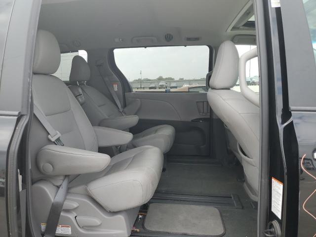 Photo 11 from auction – 2017 TOYOTA SIENNA XLE with VIN 5TDYZ3DC6HS837908
